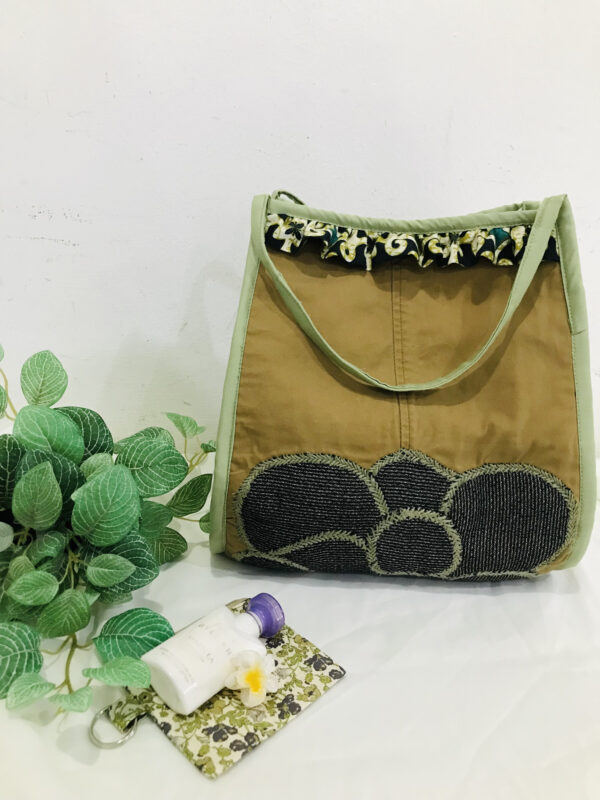 Vogue bag with embroidery - Image 4