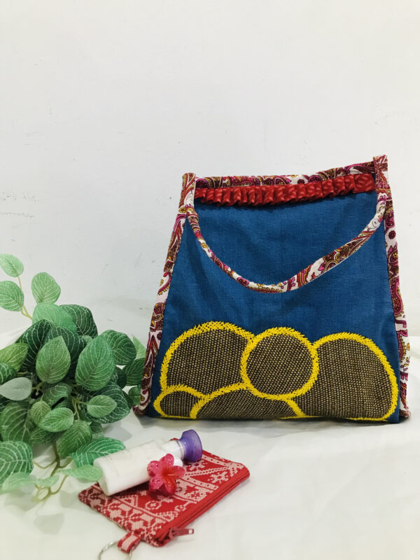 Vogue bag with embroidery - Image 3