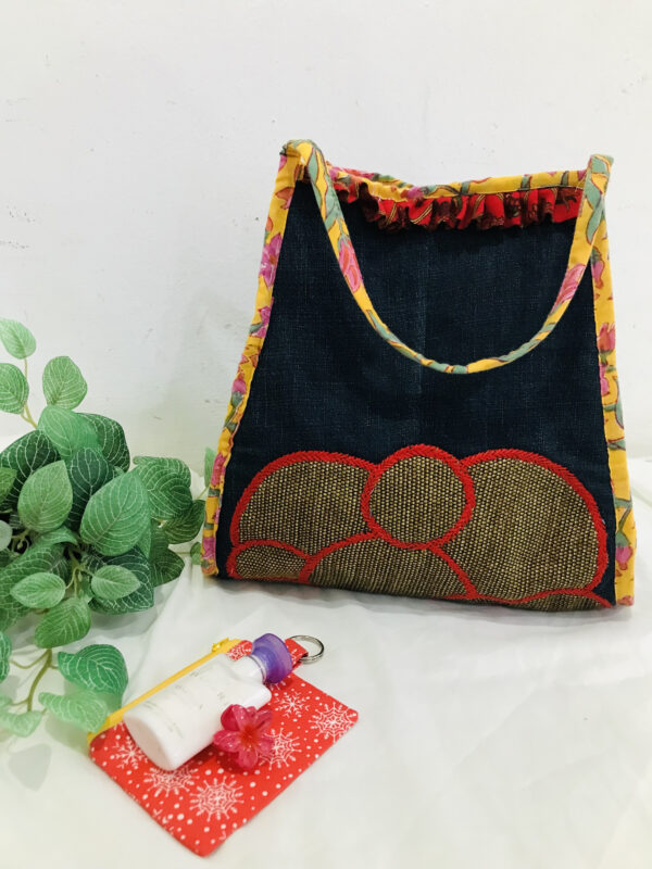Vogue bag with embroidery - Image 2