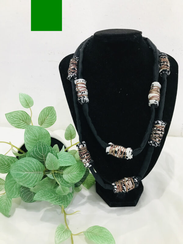 Ethnic necklace - Image 11