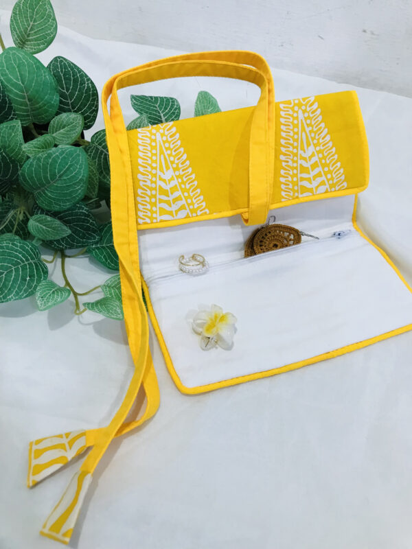 Jewelry pouch