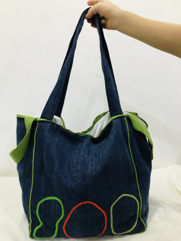 Touke bag with embroidery