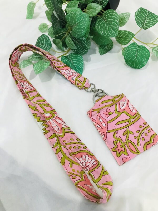 Access card with lanyard - Image 2