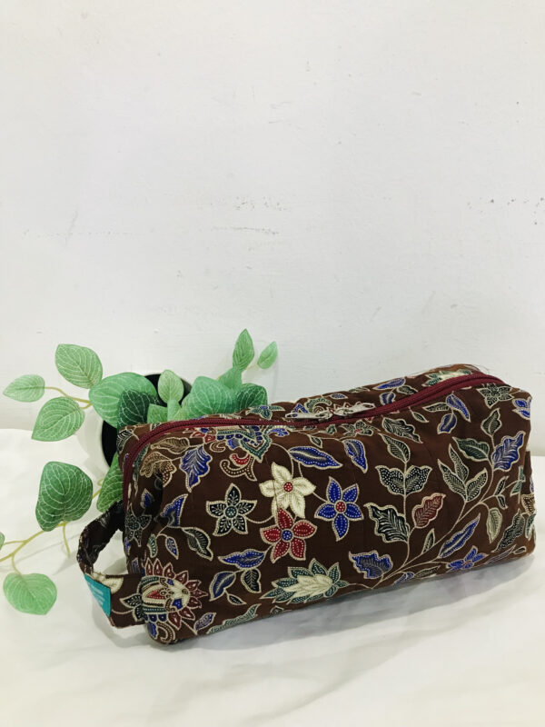 French toiletry - Image 3