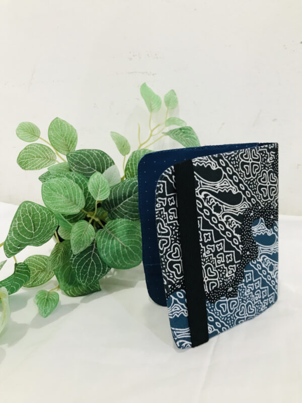 Passport holder - Image 3