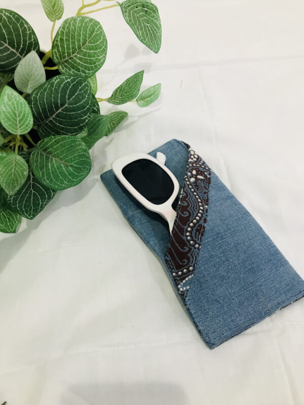 New Spectacle case - Image 13