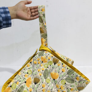 Cake carrier